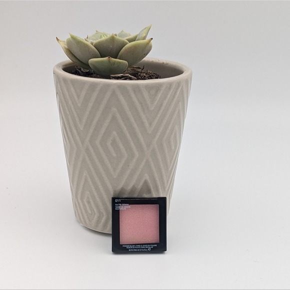 Zuru Mini Brands Revlon Blush Toy - Picture 1 of 3